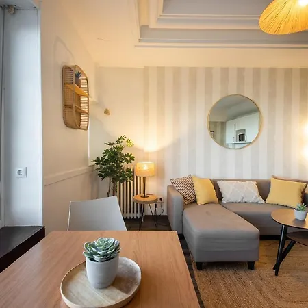 Cozy In Front Of The Apartman