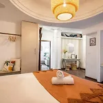 Apartment Cozy In Front Of The *